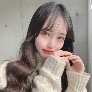 ロング カラー 🩵色落ち可愛い 寒色カラー🩵のヘアスタイル