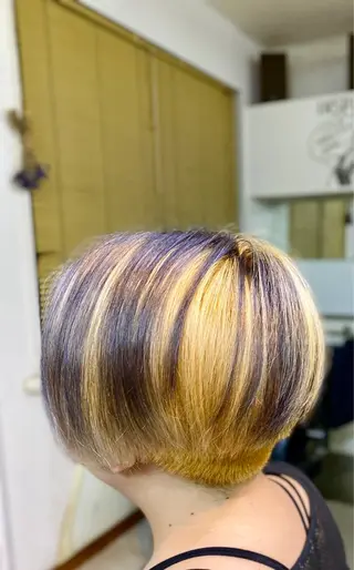 ショート カラー CRADLE Takeuchiのヘアスタイル