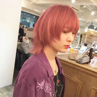 カラー ミディアム ウルフカットデザイン カラー特化アールイーのヘアスタイル