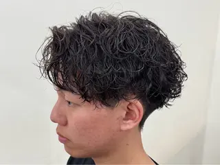 ショート カラー パーマ メンズ メンズ/パーマ/ 短髪/京都駅/井上光のヘアスタイル