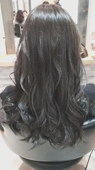 ロング すずき えりのヘアスタイル