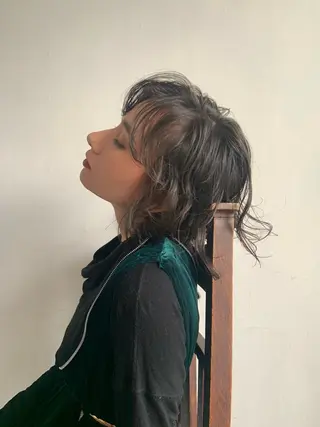 ショート カラー 松尾 莉玖のヘアスタイル