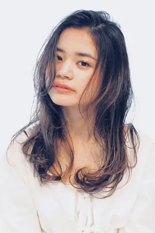 セミロング さかい なつみのヘアスタイル