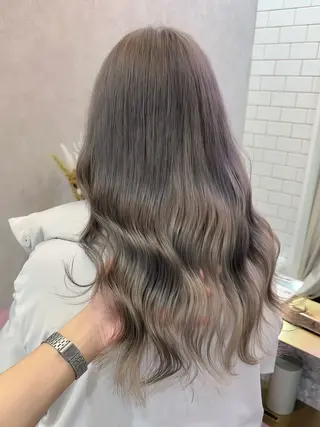 セミロング カラー ヘアアレンジ yuuto🌈 冬の透け感カラーのヘアスタイル