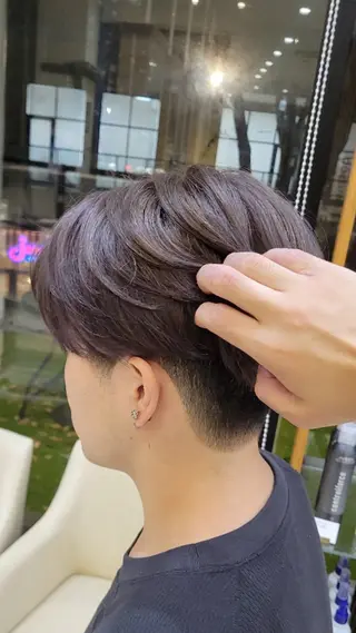 メンズ カラー レブリィゼンコー多摩平の森所属・ZENKO 渡辺将功のヘアスタイル