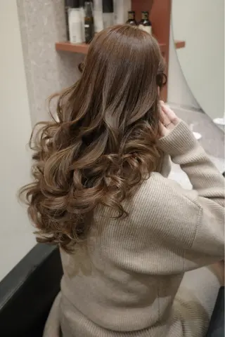 ロング カラー autre所属・大久保 ひでなりのヘアスタイル