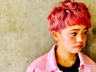 ショート カラー 佐治 梨乃のヘアスタイル