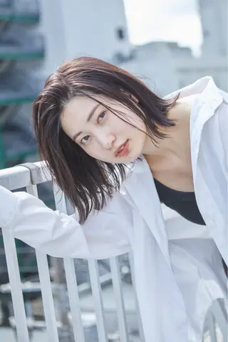 ミディアム カラー 𝙱𝙻𝙴𝙽 𝚋𝚢 𝚍𝚘𝚝.所属・🤍BLEN 窓🤍のヘアスタイル