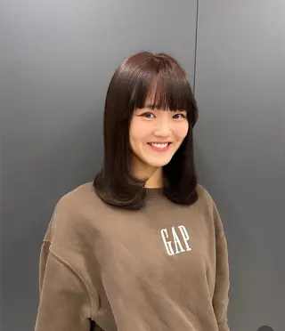ミディアム Ruth Ebiのヘアスタイル
