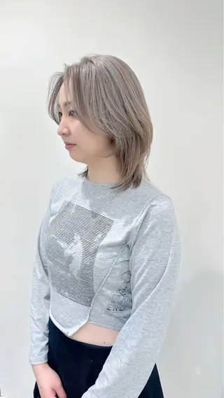 ミディアム カラー ベージュ/インナー カラー🤍Rieのヘアスタイル