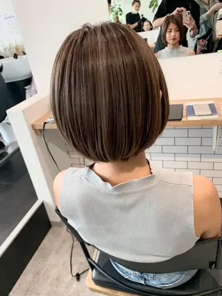 ショート ヨシミ カズヤのヘアスタイル