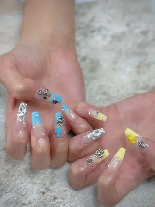 ネイル Rola kira nail salon所属・麗 レイのネイルデザイン