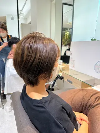 ショート 梅本 彩香のヘアスタイル
