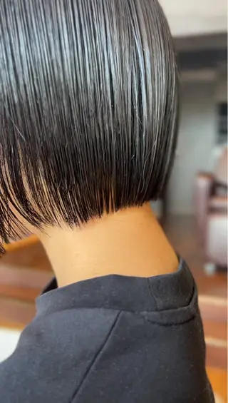 ショート BEACH　HAIR&NAIL所属・両国駅徒歩1分⭐️ アイロン仕上げのヘアスタイル