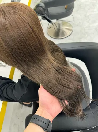 ロング カラー ヘアアレンジ ☁️縮毛矯正✖️ 透明感☁️りくのヘアスタイル