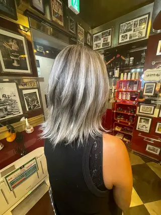 セミロング カラー 👑派手髪/カット 👑ANRYのヘアスタイル