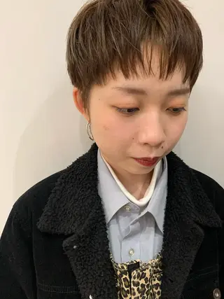 ショート nuu所属・💜ショート💜 ウルフ、ボブ二色亜美のヘアスタイル