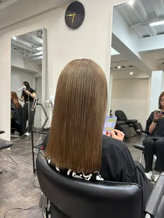 セミロング mua ERIKAのヘアスタイル