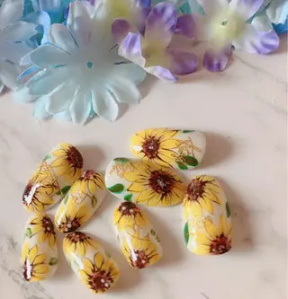 ネイル ⭐️ cheerfullyのネイルデザイン