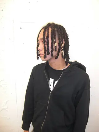 ヘアアレンジ メンズ コーンロウ／ブレイズ SYUのヘアスタイル