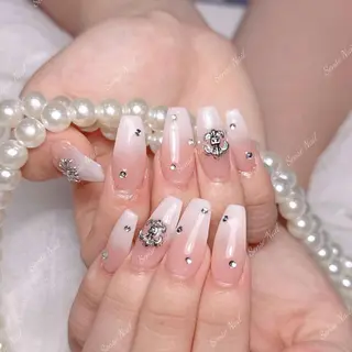 ネイル Queening 🦋のネイルデザイン