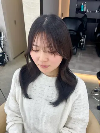 セミロング Hazuki レイヤー/艶カラーのヘアスタイル