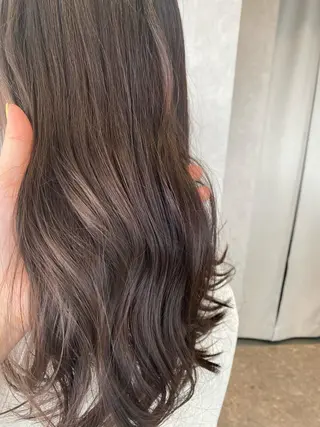 セミロング ヤマグチ ナツキのヘアスタイル