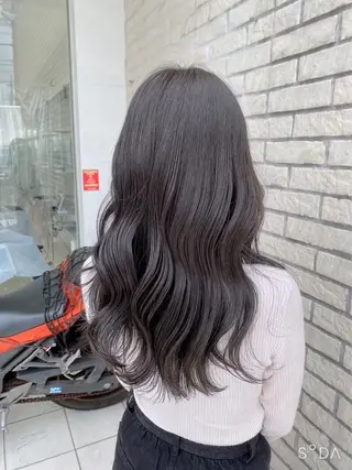 ロング パーマ特化 若山 結愛のヘアスタイル