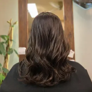 セミロング カラー 山崎 絵莉香のヘアスタイル