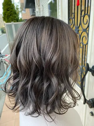 カラー 透明感ブリーチ ハイトーンウエダのヘアスタイル