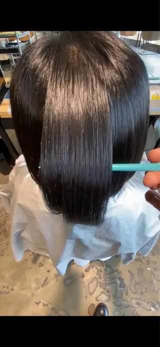 ショート レイヤー/ショート透 明感カラー/西田祐賀のヘアスタイル