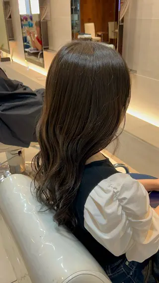 ロング カラー 坂田 愛彩萌のヘアスタイル