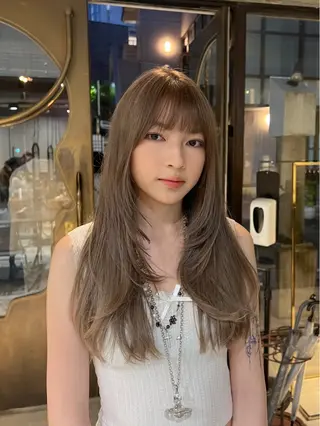 ロング カラー ヘアアレンジ グレージュ/艶髪矯正 🪐takushiのヘアスタイル