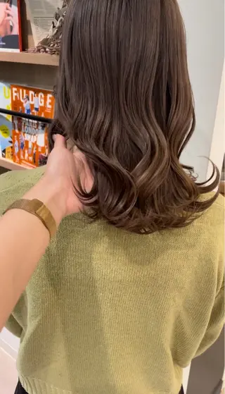 ミディアム モテ髪🫧赤み消し カラー表参道きょうこのヘアスタイル