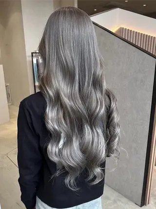 ロング カラー 吉井 結唯のヘアスタイル