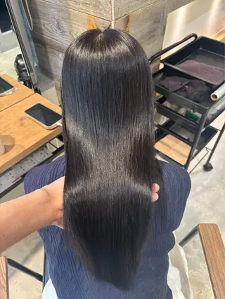 セミロング カラー zina渋谷所属・韓国レイヤー顔周り カット髪質改善しゅんのヘアスタイル