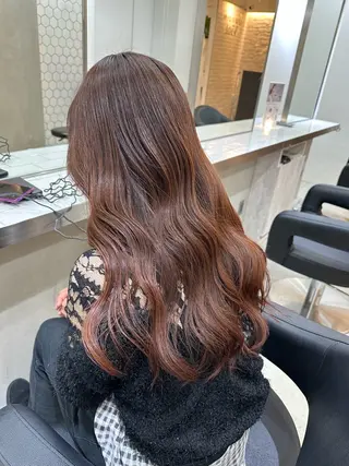 ロング 艶髪レイヤー顔周り グレージュ添田晃基のヘアスタイル