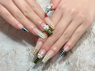 ロング Rola kira nail salon所属・麗 レイのネイルデザイン