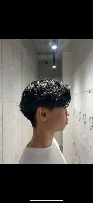 ショート パーマ メンズ fifthパーマ透明 感カラー✨齊藤晋壱朗のヘアスタイル