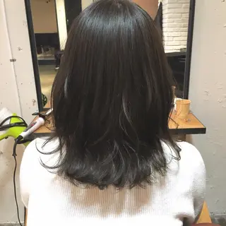 ミディアム カラー MUUK share salon所属・飯嶋 彩奈のヘアスタイル