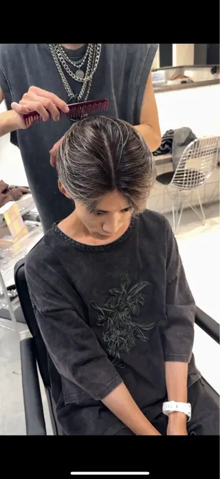 カラー メンズ シイバ レオンのヘアスタイル