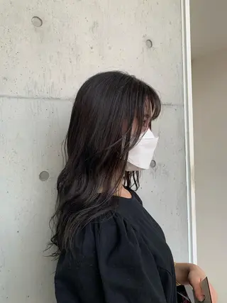 セミロング カネコ ユカリのヘアスタイル