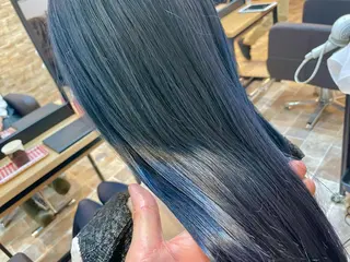 セミロング SALOWIN心斎橋Suite店所属・ブリーチ毛にもできる 縮毛矯正|鷹司郎のヘアスタイル