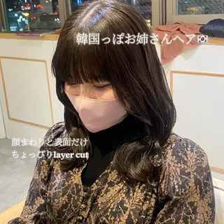 セミロング カラー 肌に馴染むハイトーン /ミルクティーカラーのヘアスタイル