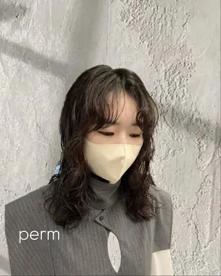 ミディアム INORI|艶カラ ー|フェイスレイヤーのヘアスタイル