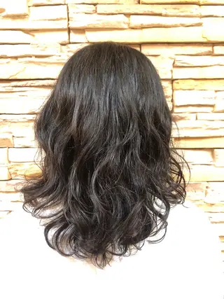 ミディアム パーマ 本多 美羽のヘアスタイル