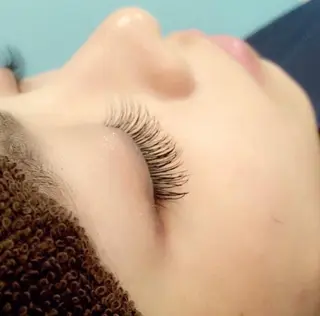 マツエク・マツパ 濱田 さらさのヘアスタイル