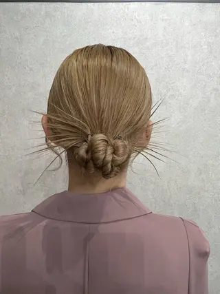 ミディアム maya レイヤーカットのヘアスタイル