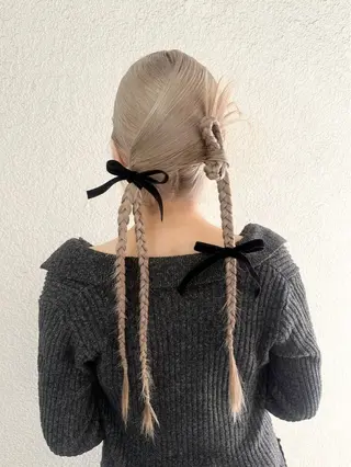 ヘアアレンジ RINA ブリーチ / 海外レイヤーのヘアスタイル