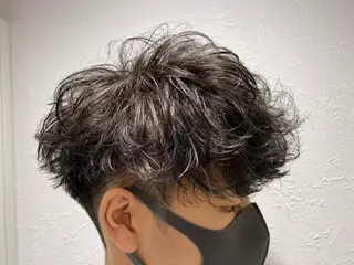 ショート パーマ メンズ 赤み消し🌿 透明感カラー🫧のヘアスタイル